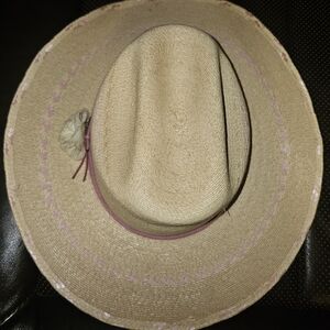 Atwood, large, cream